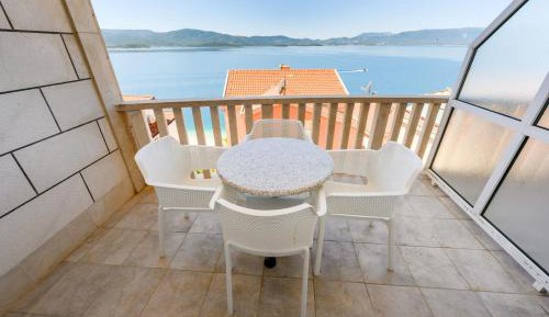 Two-Bedroom Apartment with Balcony and Sea View