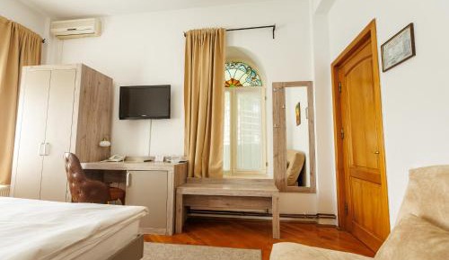Studio with Sofa Bed