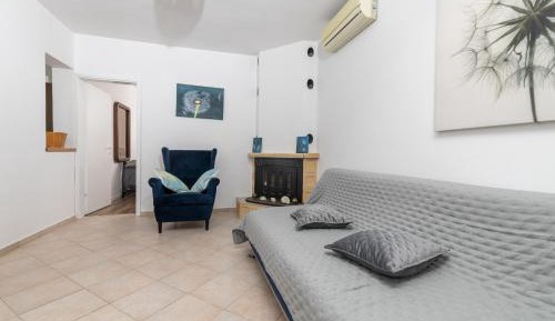 One-Bedroom Apartment with Terrace and Sea View