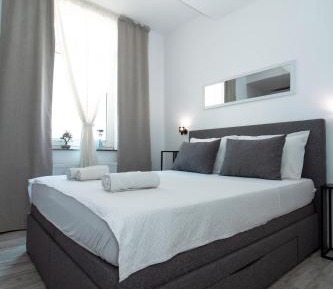 Deluxe Double Room with Shower