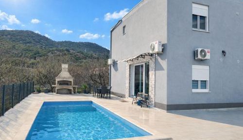 Two-Bedroom Apartment with Balcony and Terrace