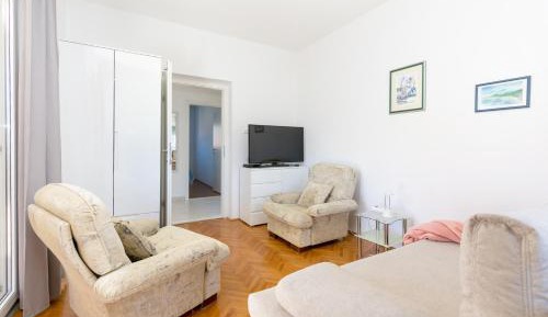 Two-Bedroom Apartment with Terrace and Sea View