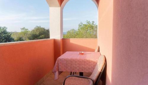 One-Bedroom Apartment with Balcony