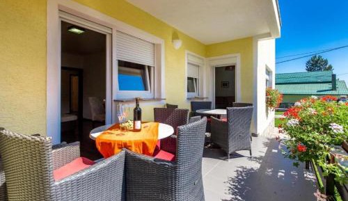 One-Bedroom Apartment with Terrace