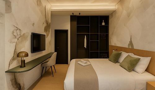 Executive Suite with Balcony