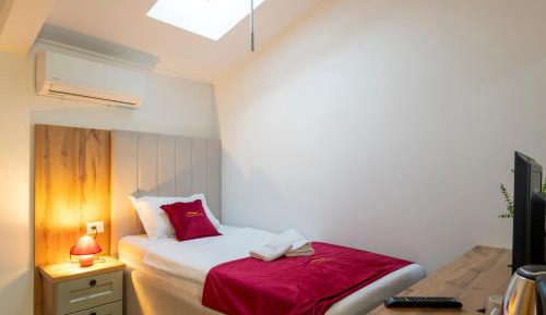 Twin Room with Private Bathroom