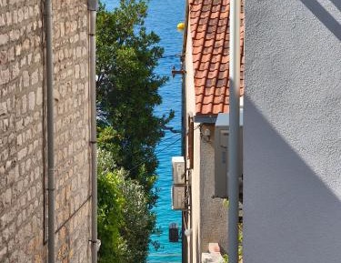 One-Bedroom Apartment with Sea View