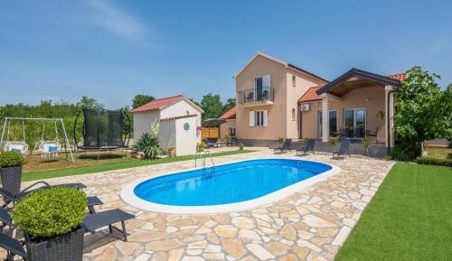 Three-Bedroom Vacation Home 