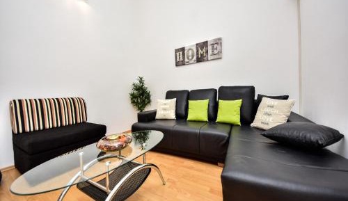 One-Bedroom Holiday Home