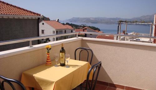 One-Bedroom Apartment (2 Adults)