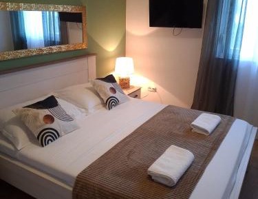 One-Bedroom Apartment with Terrace