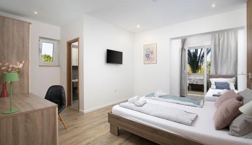 Triple Room with Garden View