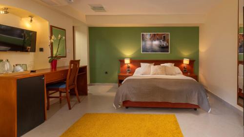 Double Room with Patio