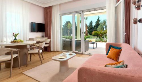 Two-Bedroom Deluxe Apartment with Balcony