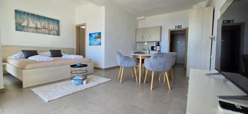 Studio with Sea View