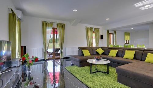 Three-Bedroom Townhouse