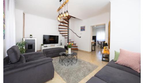 Three-Bedroom Vacation Home 
