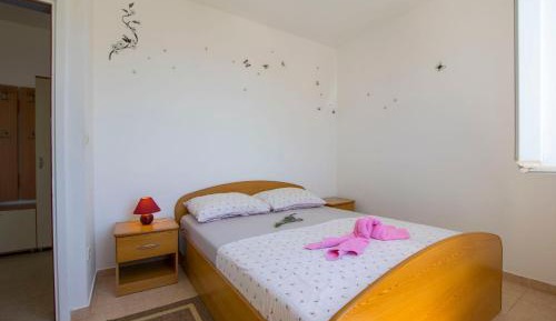 One-Bedroom Apartment with Balcony