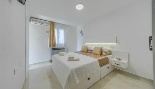 Studio Apartment with Sea View
