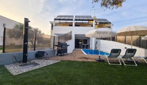 Villa with Garden View
