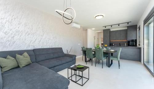 Three-Bedroom Vacation Home 