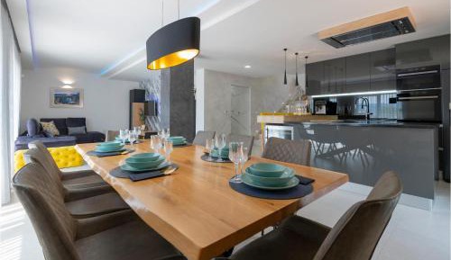 Four-Bedroom Vacation Home
