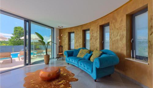 Five-Bedroom Holiday Home