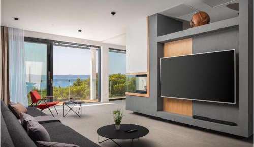 Three-Bedroom Vacation Home 