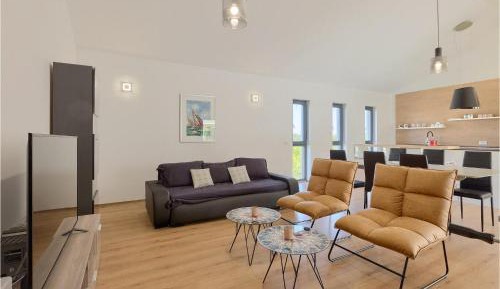 Three-Bedroom Vacation Home 