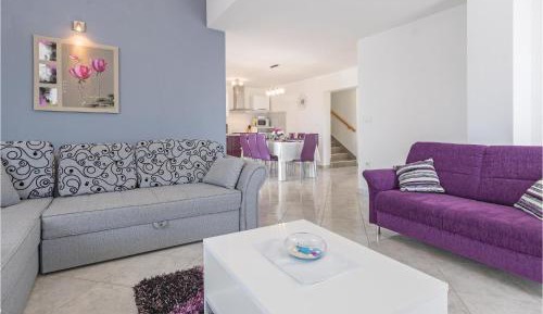 Three-Bedroom Vacation Home 