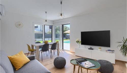 Three-Bedroom Vacation Home 