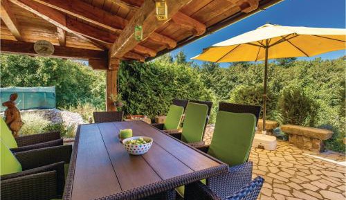 Three-Bedroom Holiday Home 