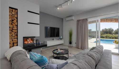 Three-Bedroom Vacation Home 
