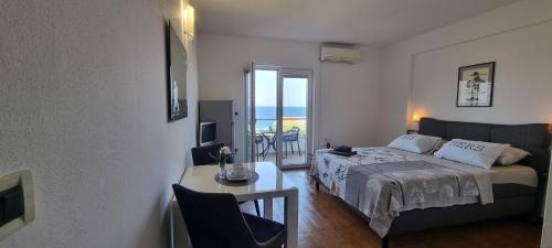 Studio with Sea View