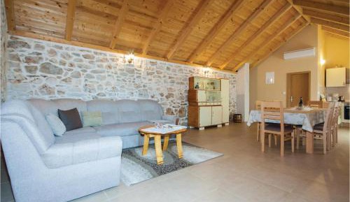 Three-Bedroom Vacation Home 
