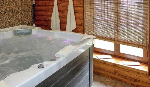 Three-Bedroom Vacation Home 