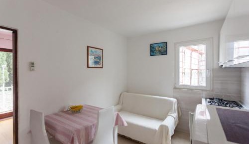 One-Bedroom Apartment with Balcony