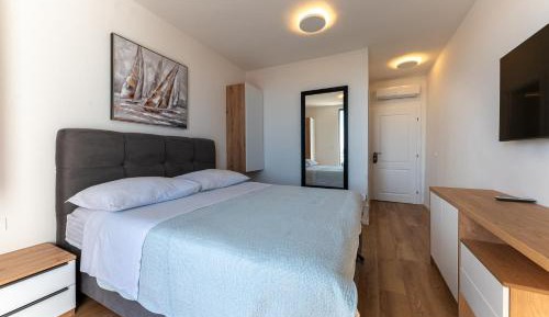 Deluxe Double Room with Balcony and Sea View