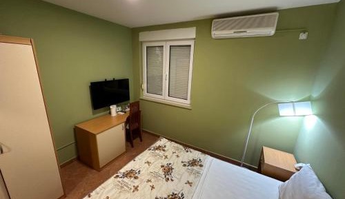 Studio Apartment with King Bed