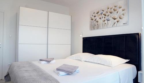 Two-Bedroom Apartment with Terrace and Sea View