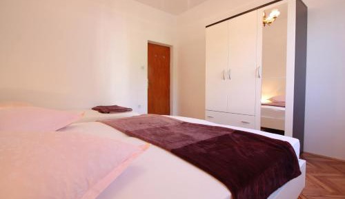 One-Bedroom Apartment with Terrace