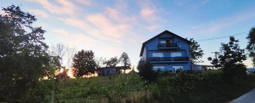 Deluxe Two-Bedroom Apartment with Garden View