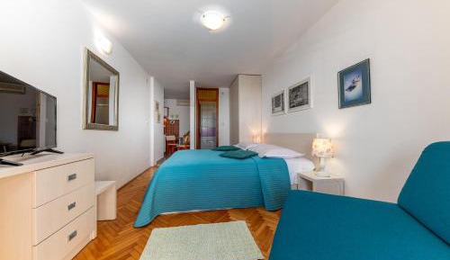 Studio Apartment with Sea View