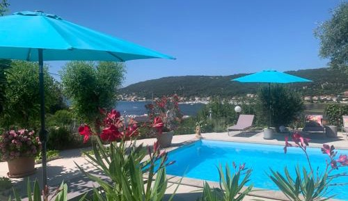 Two-Bedroom Deluxe Apartment with Harbor View