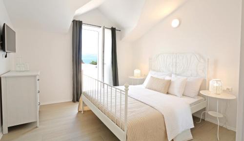 Double Room with Balcony and Sea View