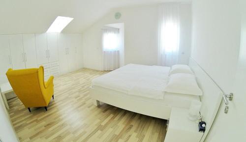Two-Bedroom Apartment with Terrace and Sea View