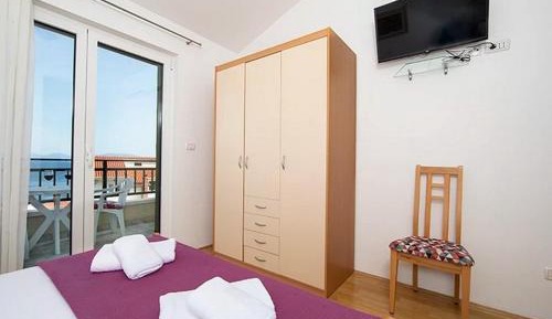 Two-Bedroom Apartment with Terrace and Sea View