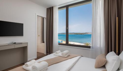 Villa with Private Pool - B2 - Beach 2