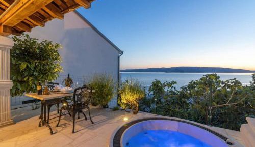 Studio with Sea View