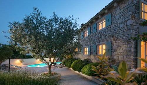 Superior Villa with Sahred Pool